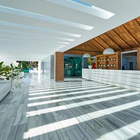منتجع Canary Garden Club 3*